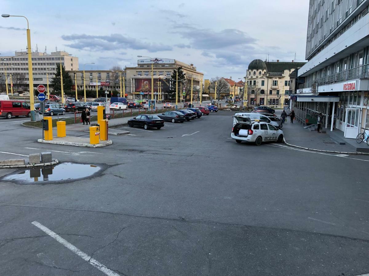 Apartman Lux Presov Bagian luar foto