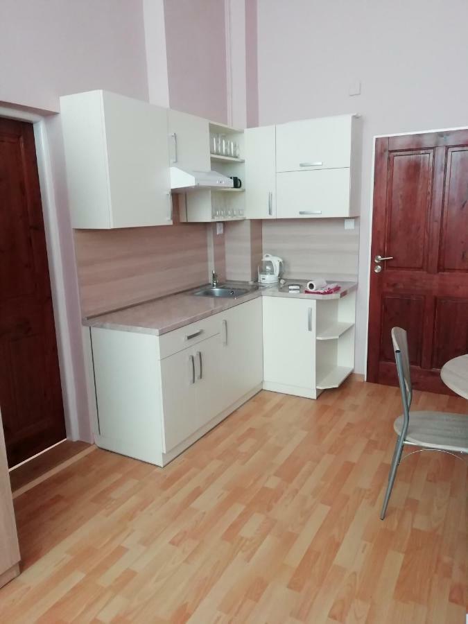Apartman Lux Presov Bagian luar foto