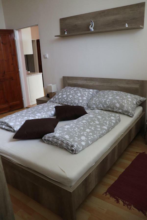 Apartman Lux Presov Bagian luar foto